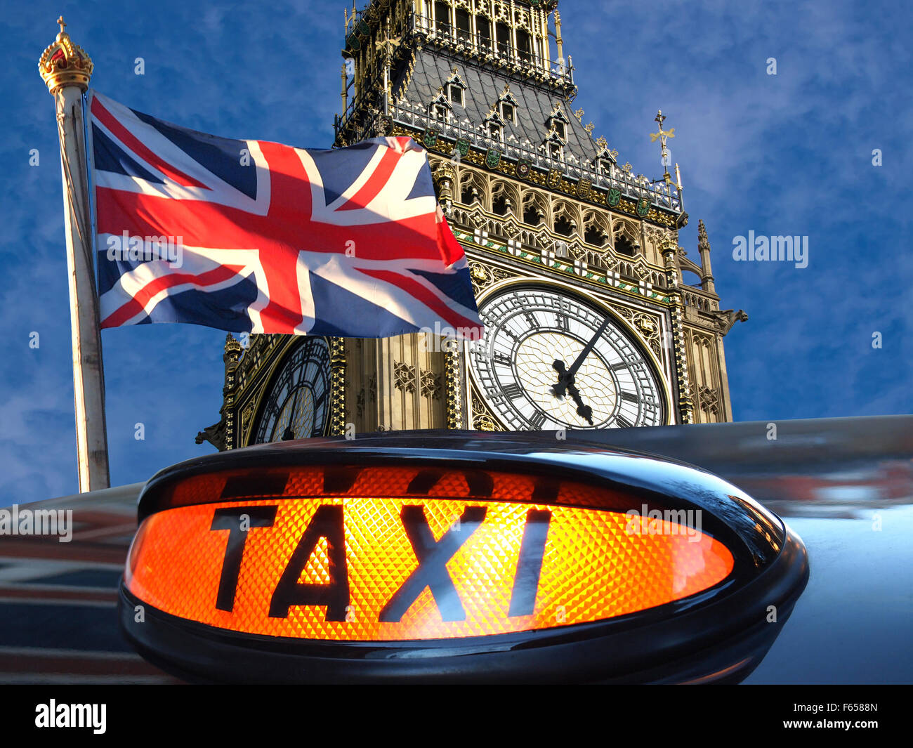 Union jack pôle buire et Big Ben Banque D'Images