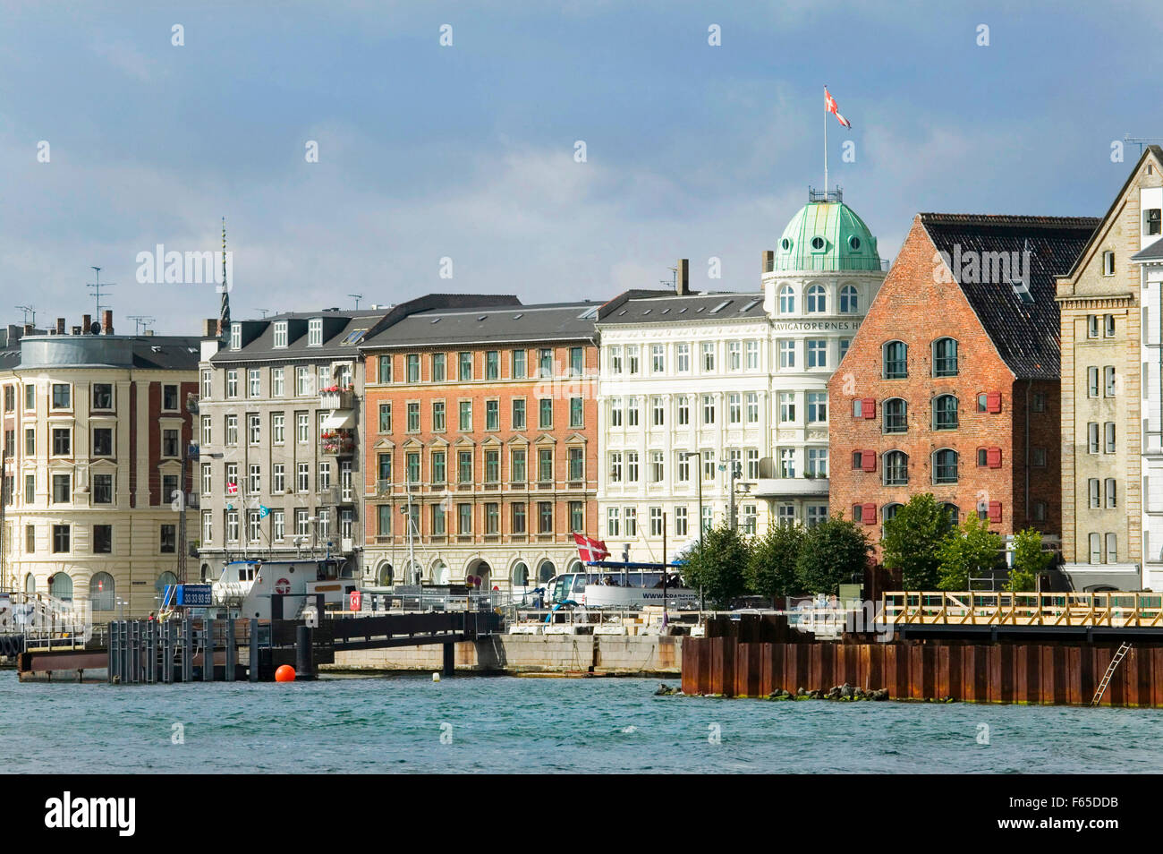 Vue sur les maisons en bord de Havnegade, Copenhague, Danemark Banque D'Images