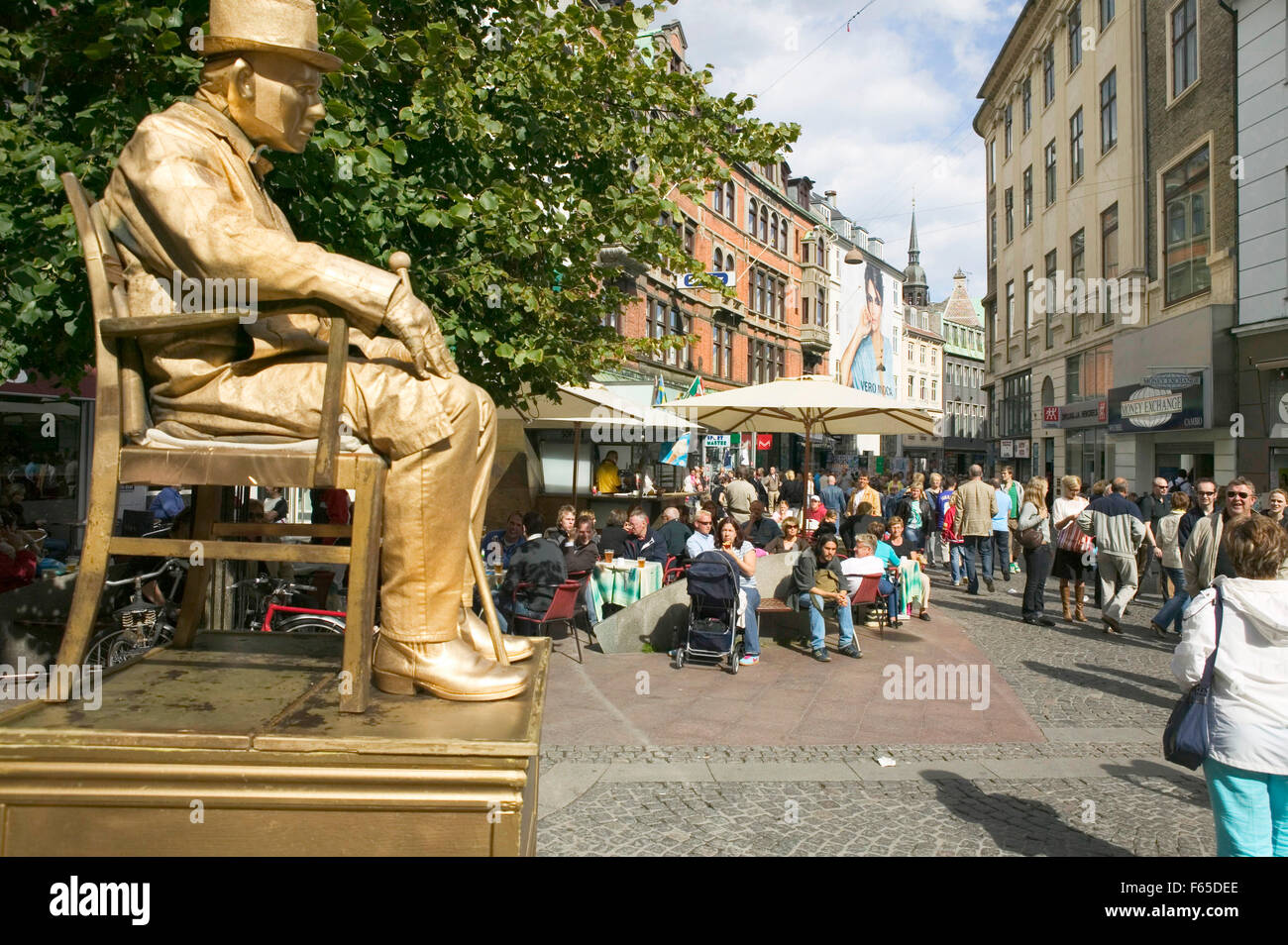 Tenue dore Banque de photographies et d images a haute resolution Alamy