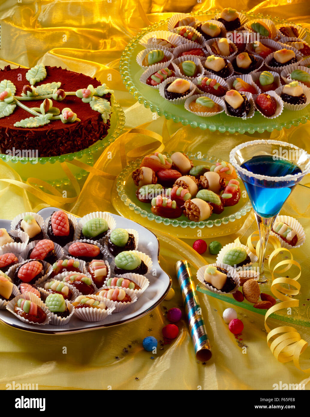 Les fruits secs à la pâte d'amande Banque D'Images