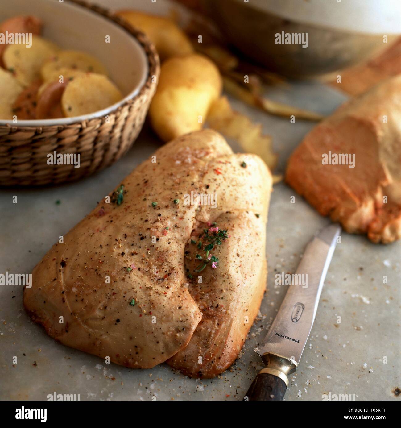 Foie gras de canard cru Banque D'Images