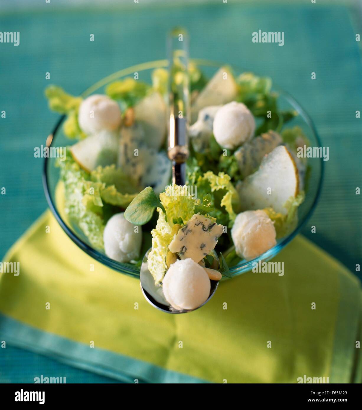 Salade de Roquefort avec sorbet poire Banque D'Images