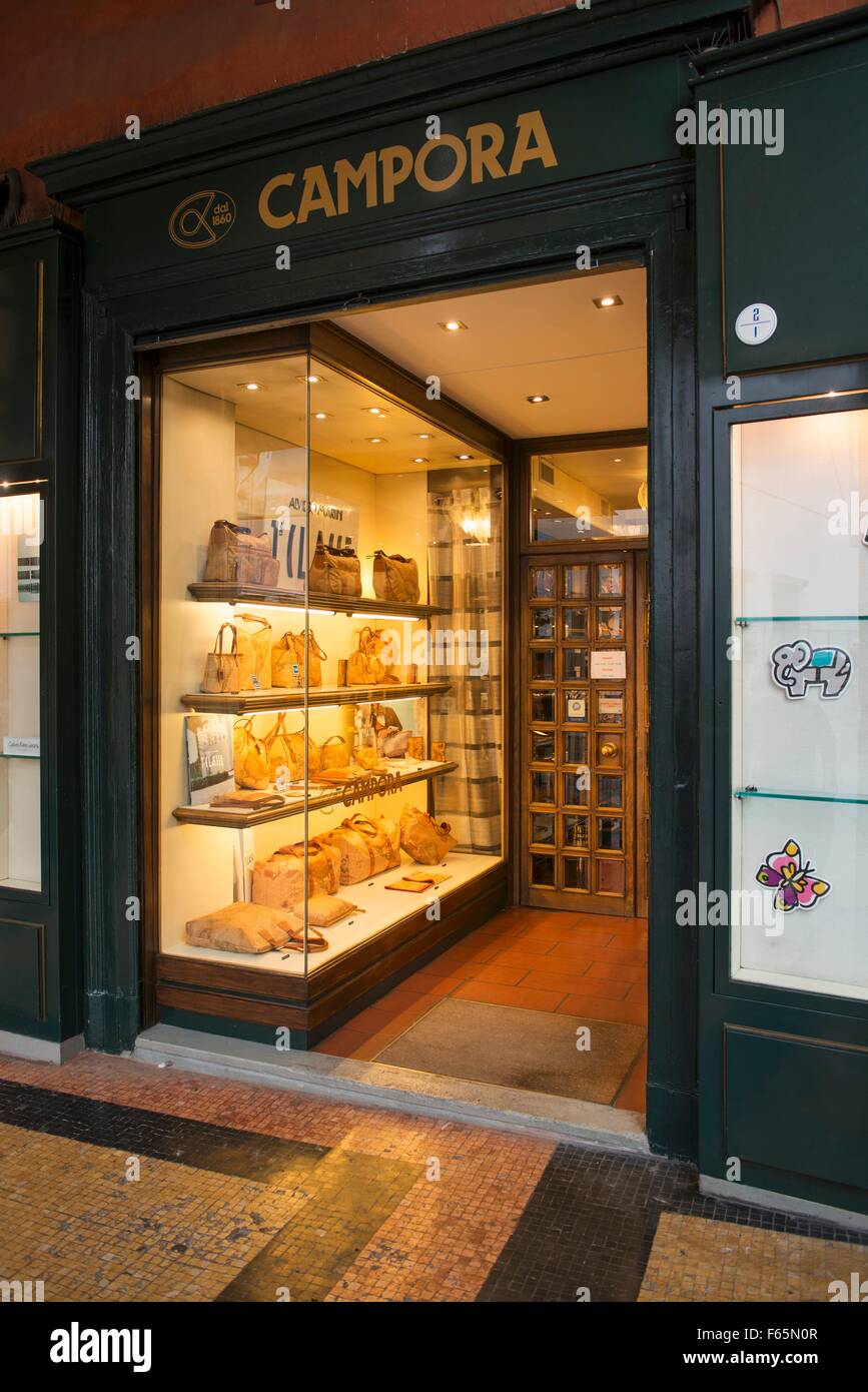 La fenêtre de Pelletteria Campora - une boutique de produits en cuir à Bologne Banque D'Images