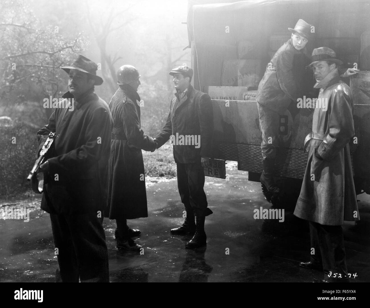 Cape et poignard Année : 1946 USA Réalisation : Fritz Lang Dan Seymour, Lili Palmer, Gary Cooper Banque D'Images