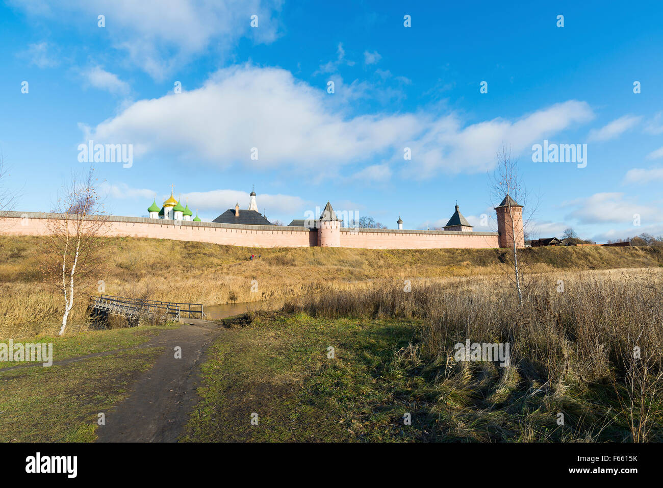 Monastère Saint Euthymius à Suzdal, fondée à 1350. Billet d'anneau d'or Banque D'Images