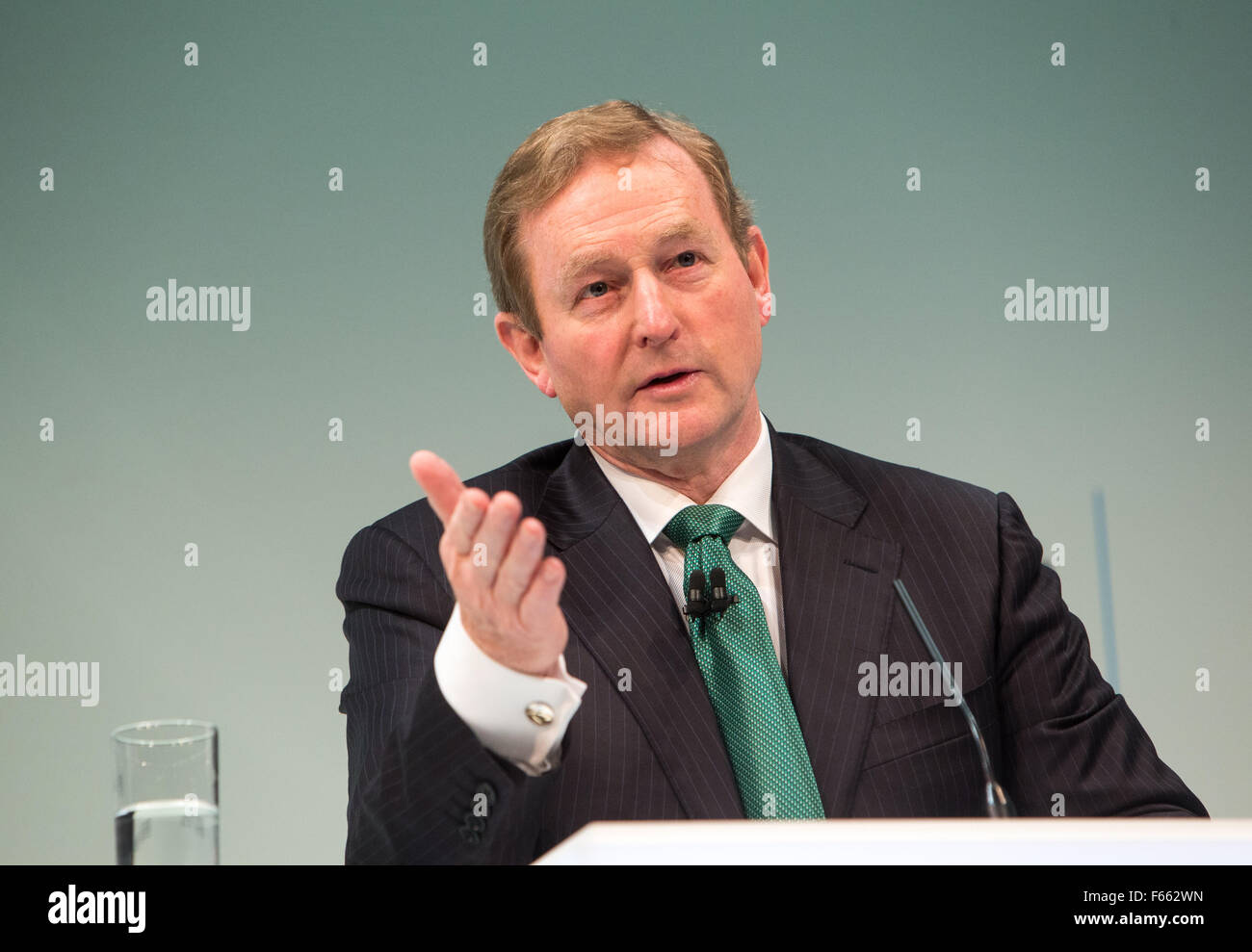 Enda Kenny,irlandais,parle lors de la conférence IBC à Londres Banque D'Images