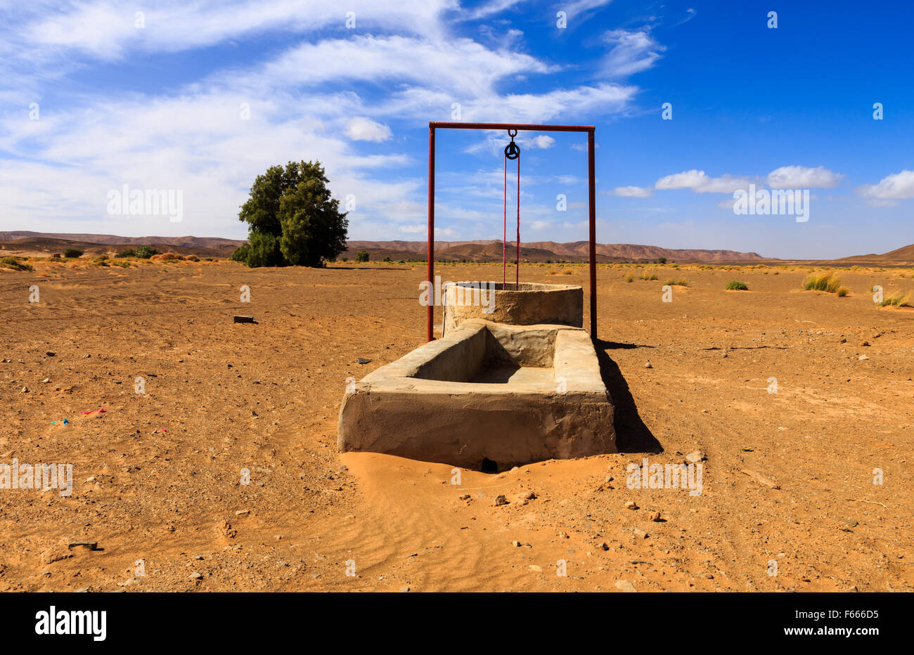 Ainsi l'eau dans le désert du Sahara Banque D'Images