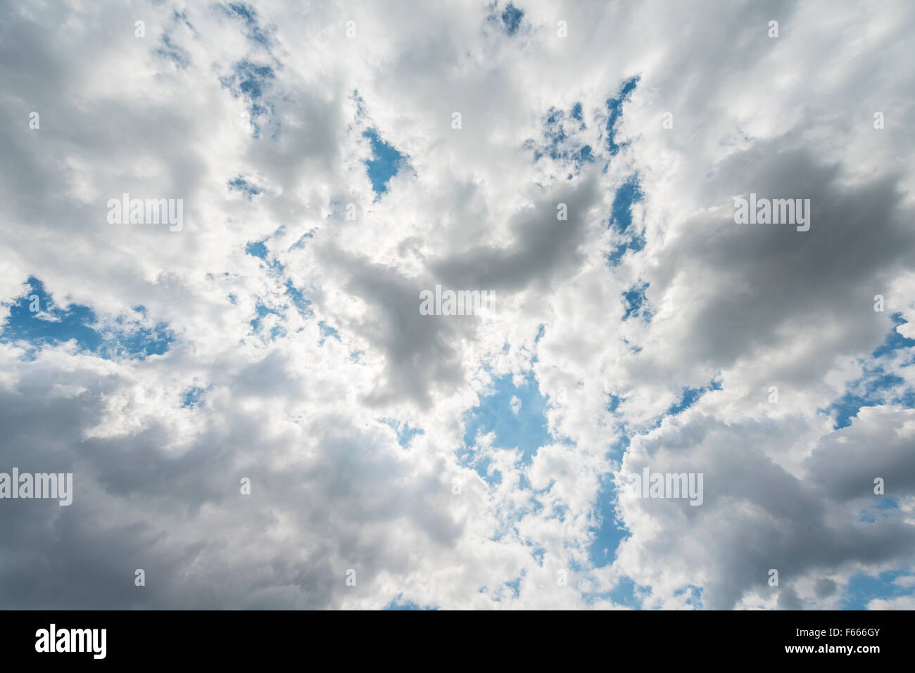 Ciel nuageux Banque D'Images