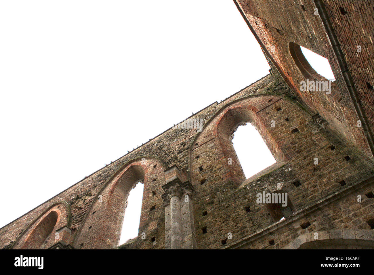 SAN GALGANO, ITALIE : Ancienne abbaye abandonnée en Toscane Banque D'Images