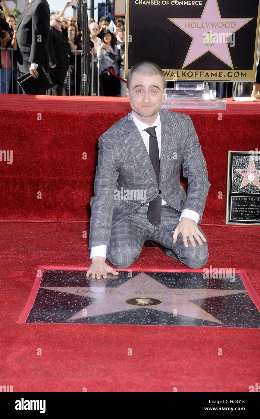 New York, NY, USA. 12Th Nov, 2015. Daniel Radcliffe à la cérémonie d'intronisation pour l'étoile sur le Hollywood Walk of Fame pour l'Daniel Radcliffe, Hollywood Boulevard, New York, NY 12 Novembre, 2015. Crédit : Michael Germana/Everett Collection/Alamy Live News Banque D'Images