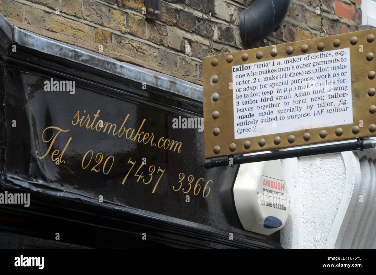 Londres, Royaume-Uni, 30 juin 2015, Sir Tom Baker, atelier de couture sur mesure en 4 D'Arblay St, Soho W1F 8DJ. Banque D'Images