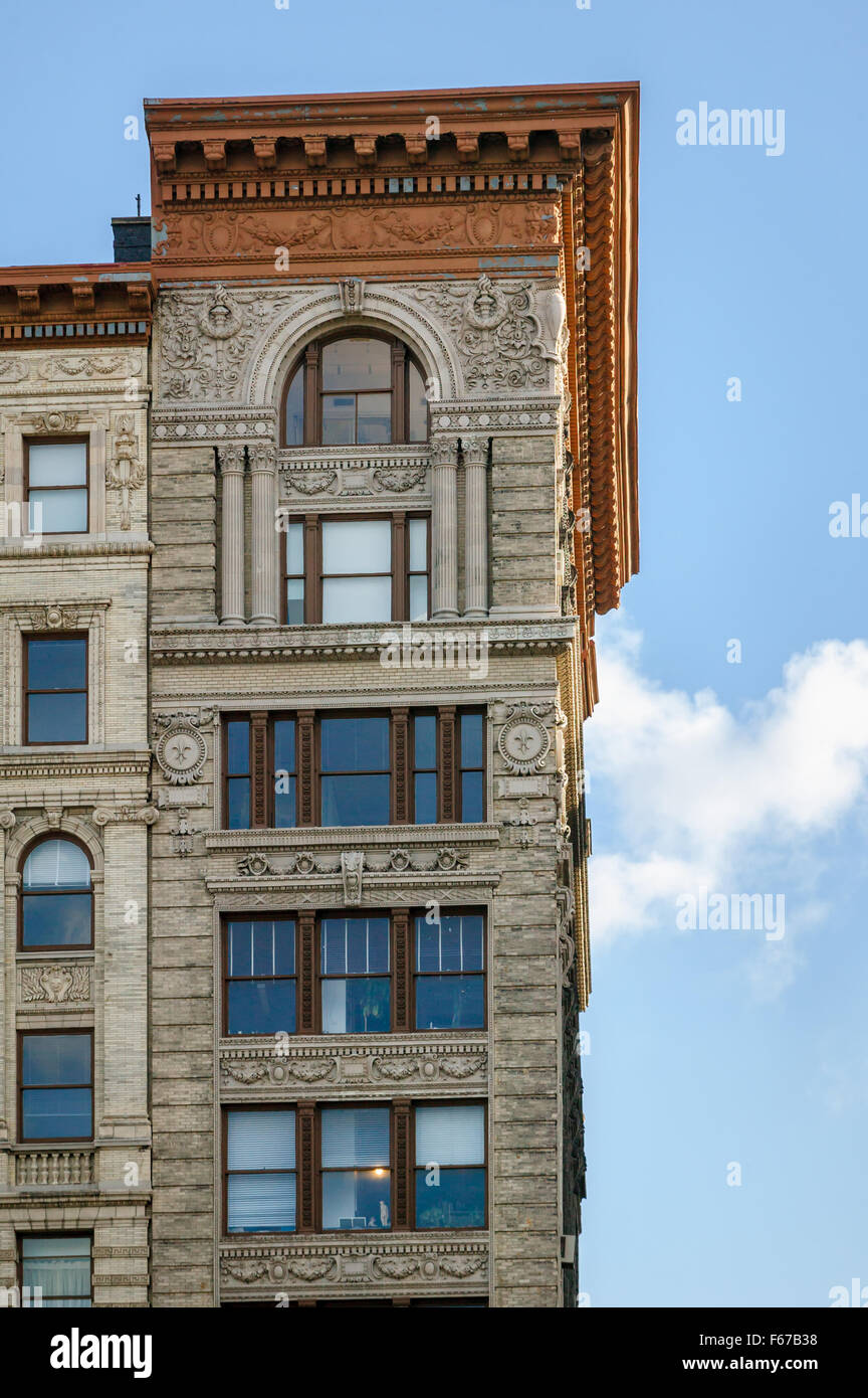 Les détails architecturaux (ornements de façade, corniche et l'entablement) de Soho, Manhattan, New York City Banque D'Images