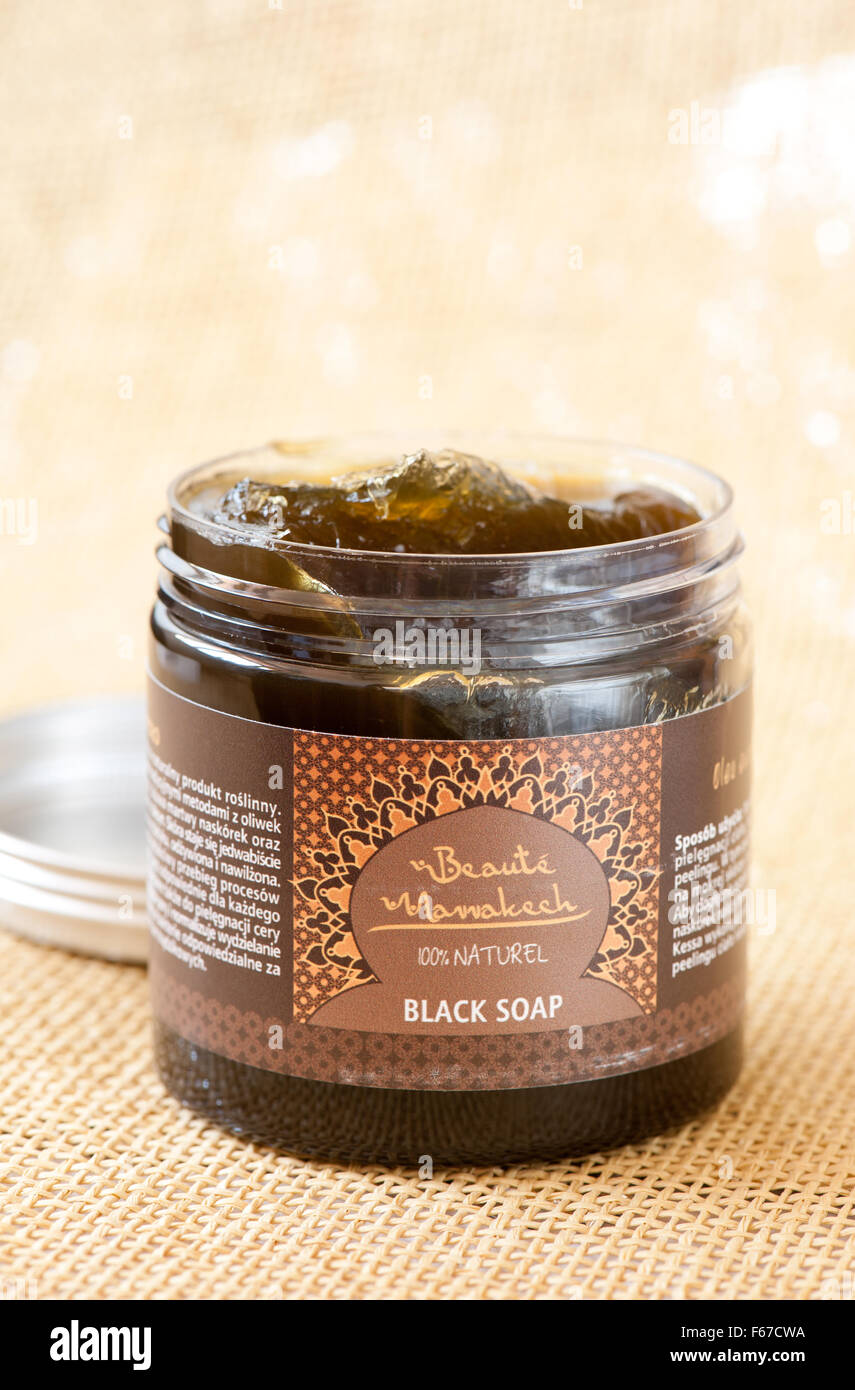 Savon noir savon noir de Marrakech, jar Beaute cosmétique naturelle faite  d'Olea europaea oil pour la peau, le corps cosmétique hygiène Photo Stock -  Alamy