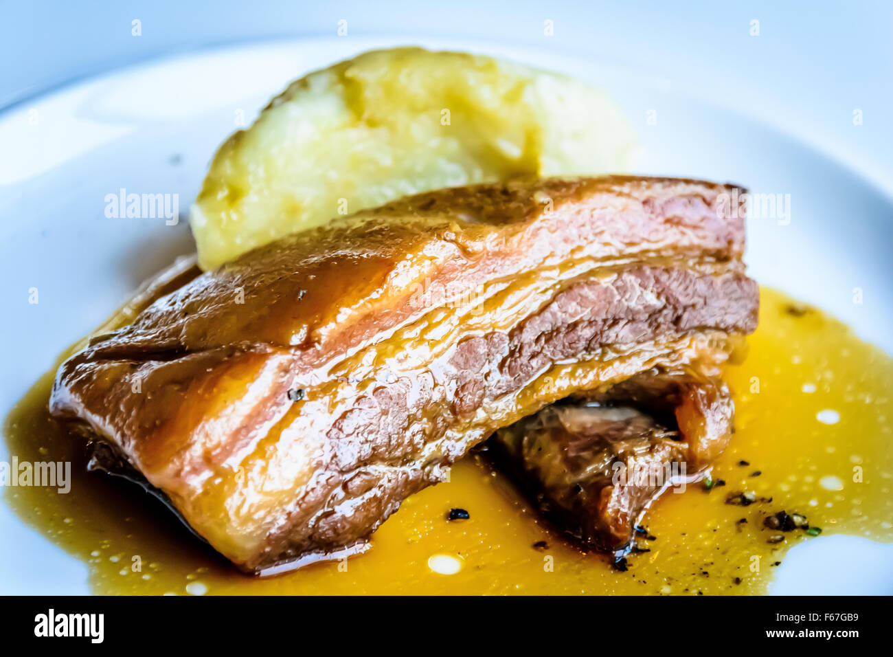 Buta Kakuni de porc braisé Pommes de terre Wasabi avec de la sauce soja