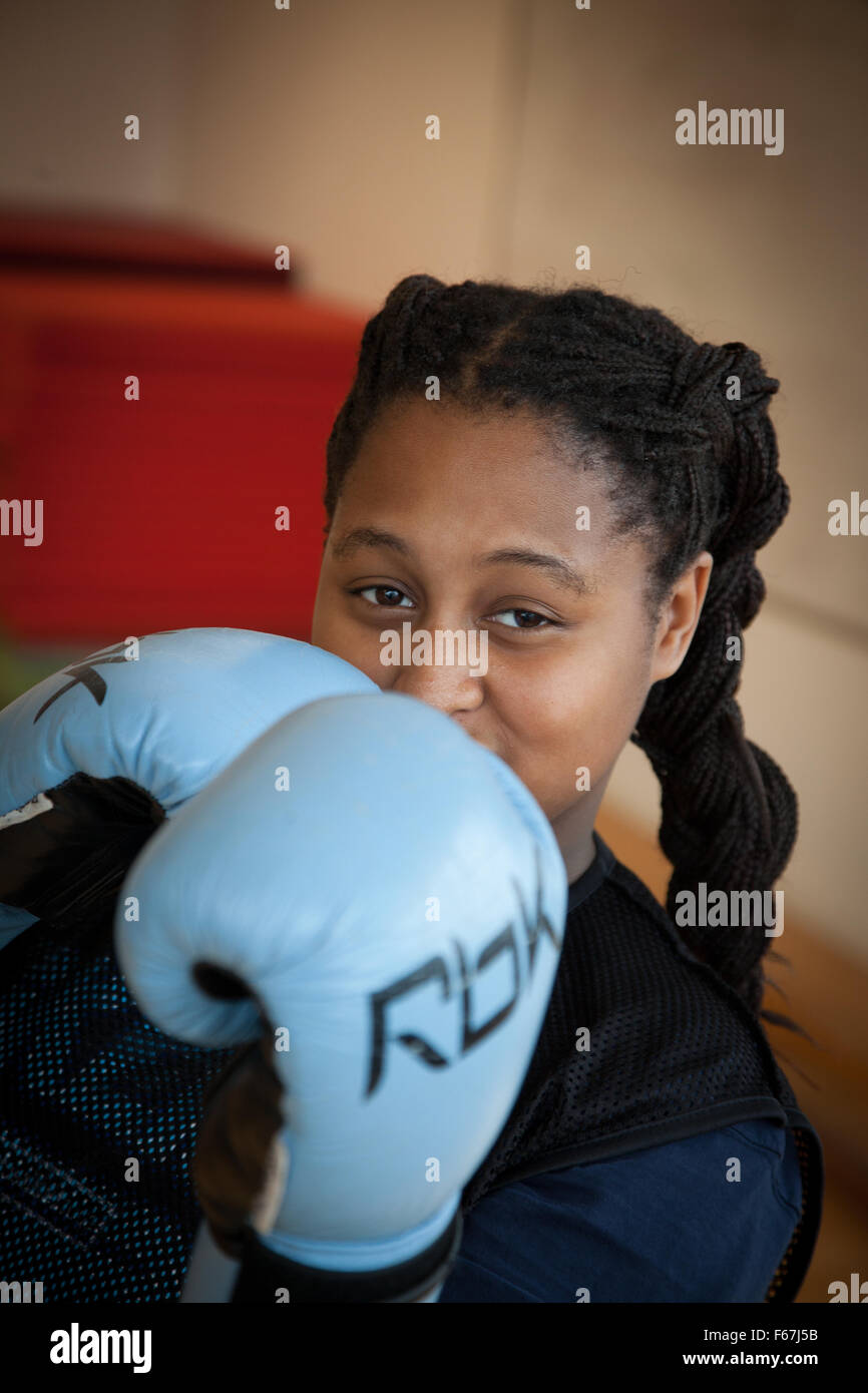 Portrait d'un boxer noir. Banque D'Images
