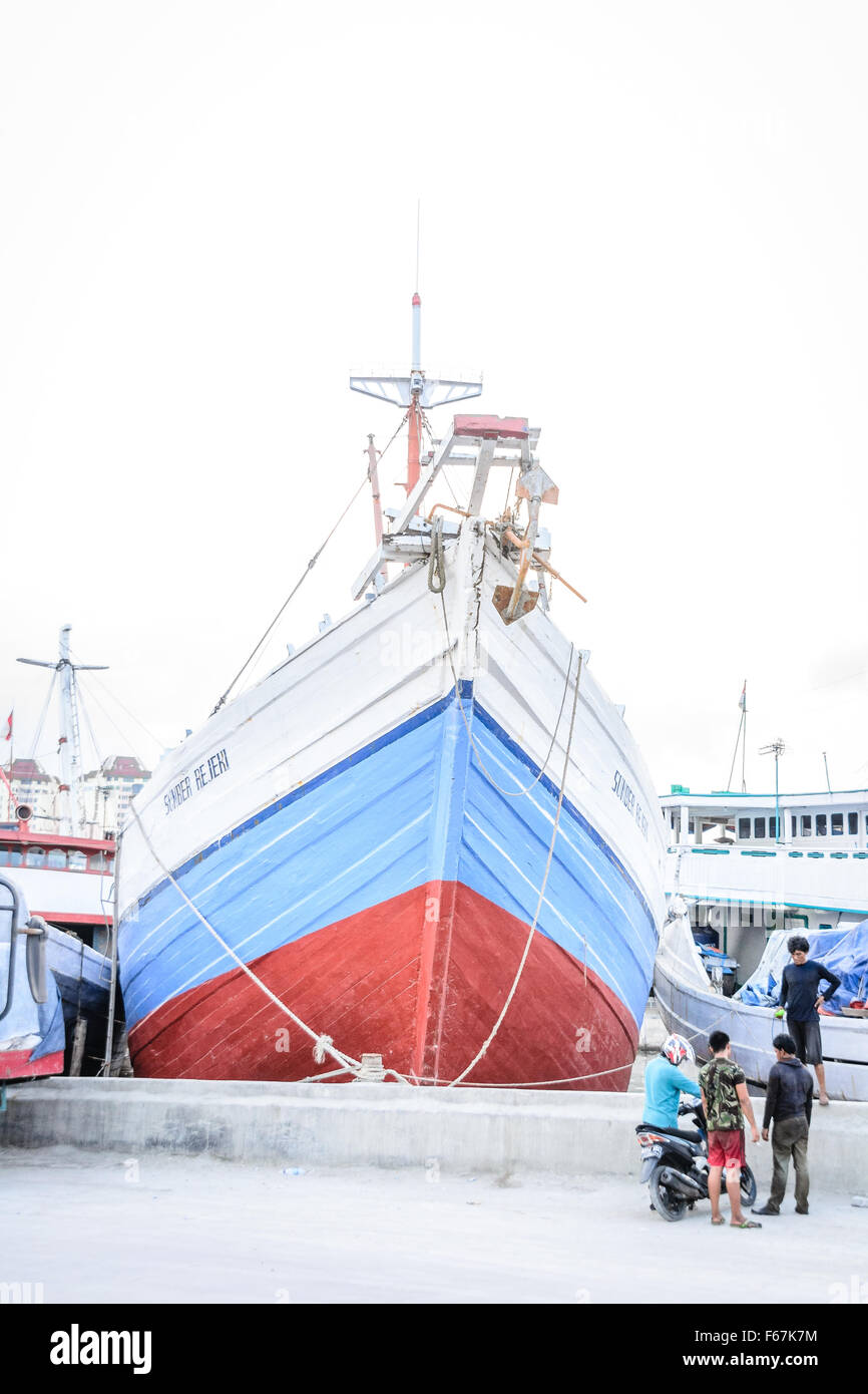 Phinisi navires à Port Sunda Kelapa à Jakarta Indonésie Banque D'Images