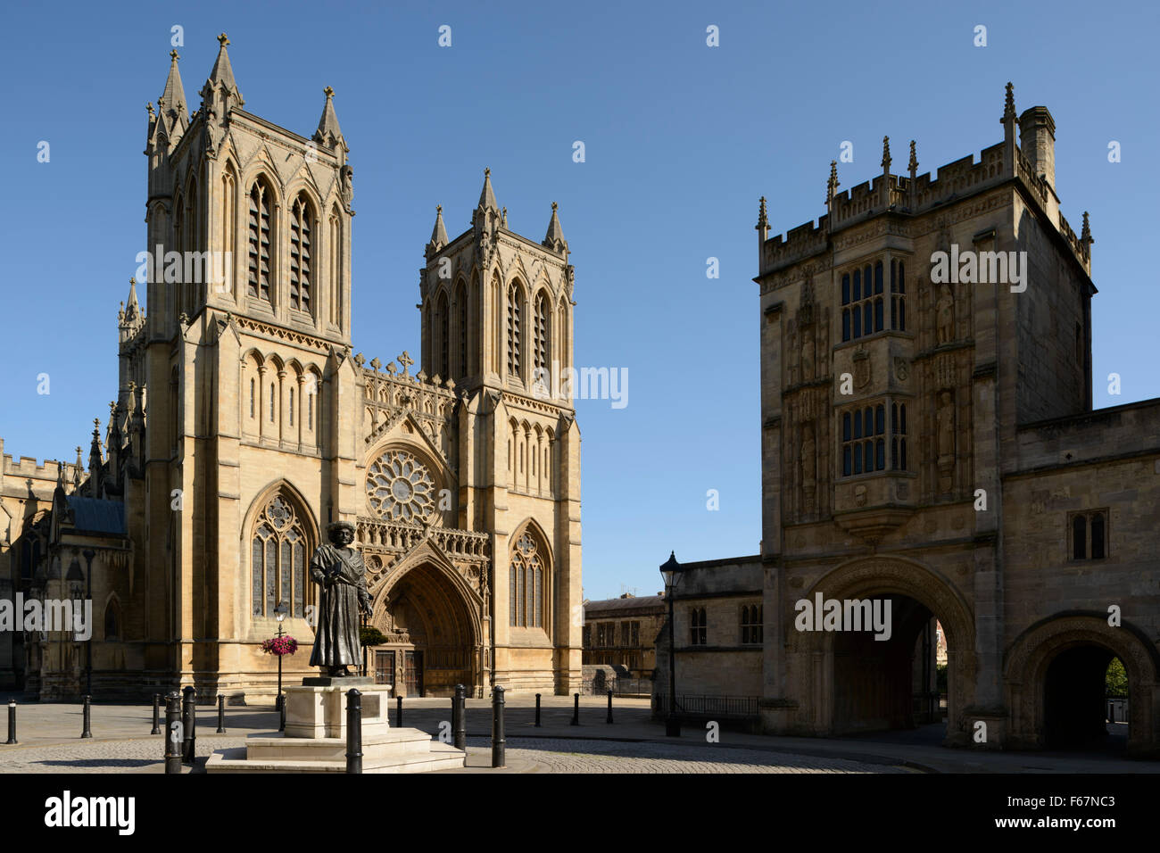 La cathédrale de Bristol sur un après-midi d'été. Banque D'Images