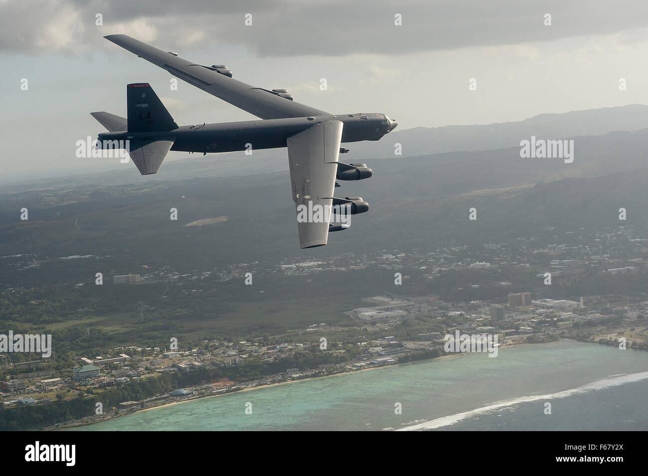 L'US Air Force UN B-52H Stratofortress bombardier stratégique à partir de la 96e Escadron expéditionnaire de faire face à la bombe au cours de l'exercice du 17 février 2015 au large de Guam. Banque D'Images