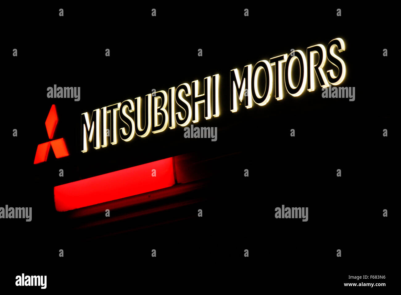 Markenname : 'Mitsubishi Motors", Berlin. Banque D'Images