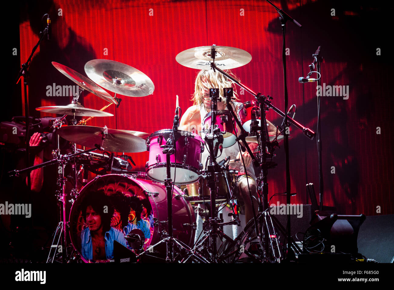 Bologne, Italie. 13 novembre, 2015. Les Foo Fighters en concert à l'arena : unipo crédit roberto finizio/ alamy live news Banque D'Images