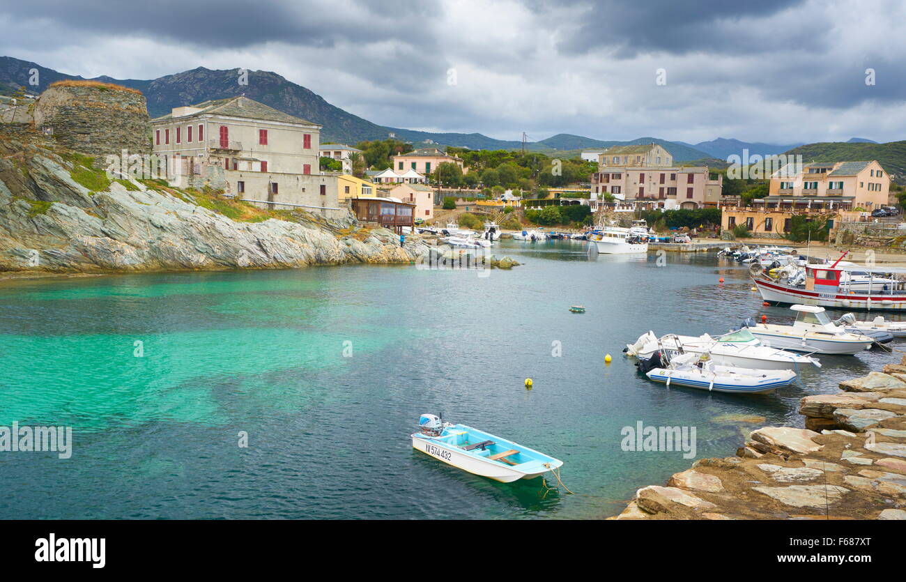 Centuri, vue sur le petit village et le port, Cap Corse, Corse, France Banque D'Images