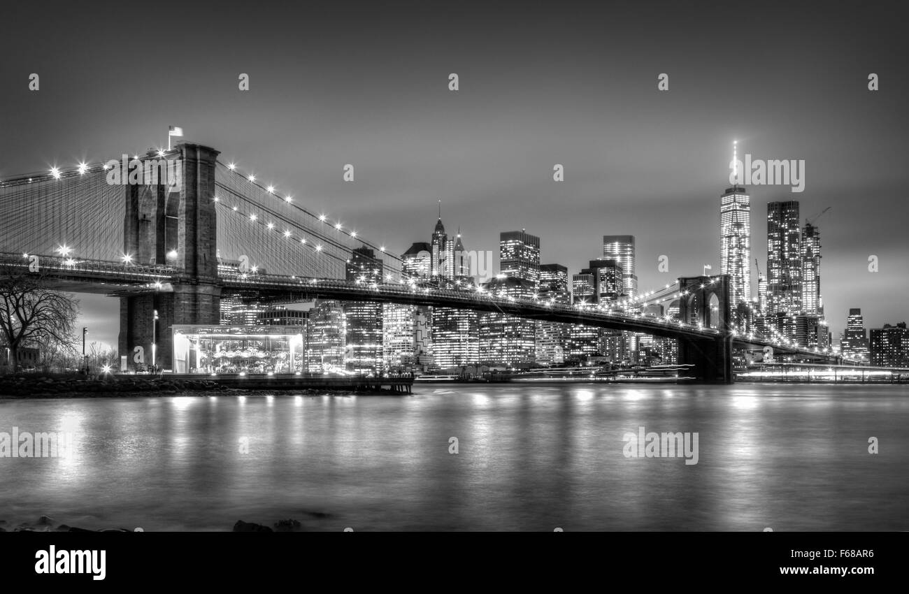 Brooklyn Bridge at Dusk, New York City. Banque D'Images
