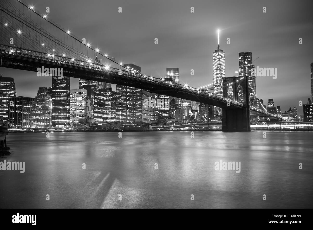 Brooklyn Bridge at Dusk, New York City. Banque D'Images