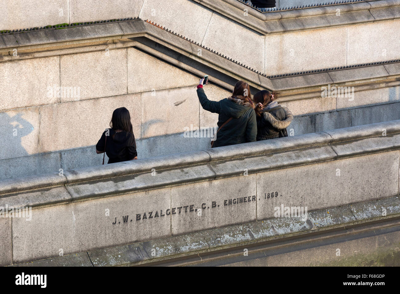 Monument à Joseph Bazalgette au bord de la rivière remblai, Lambeth, London Banque D'Images