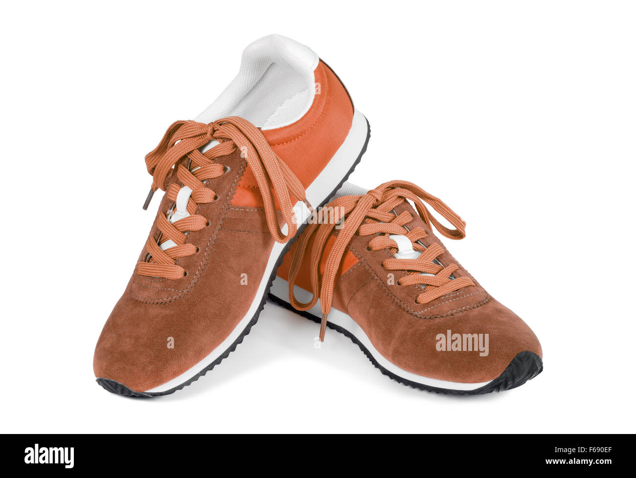 Chaussures de course Orange isolé sur fond blanc. Style Casual chaussures de sport. Banque D'Images