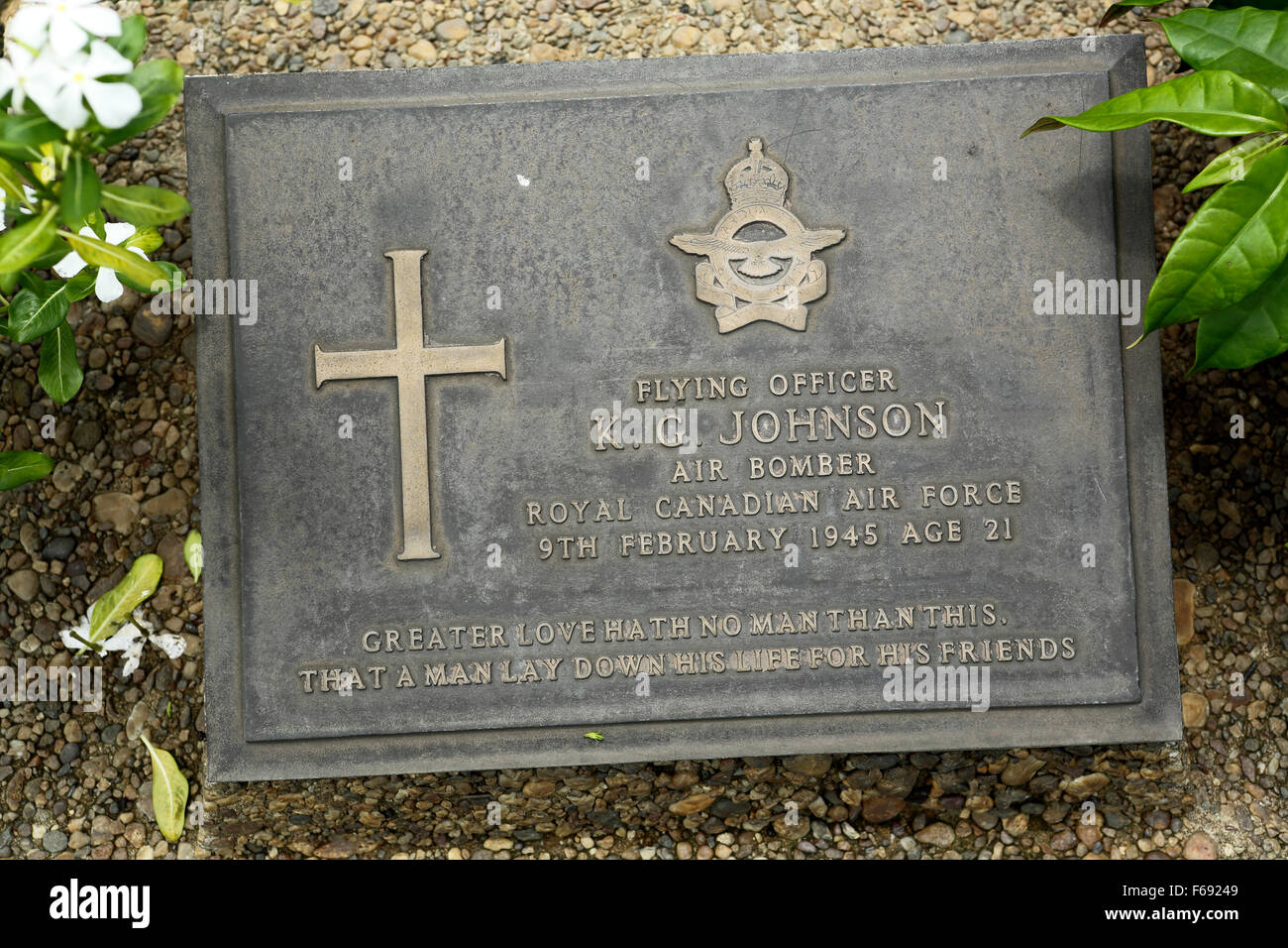 La tombe d'un lieutenant canadien à Taukkyan cimetière près de Yangon, Myanmar. Banque D'Images
