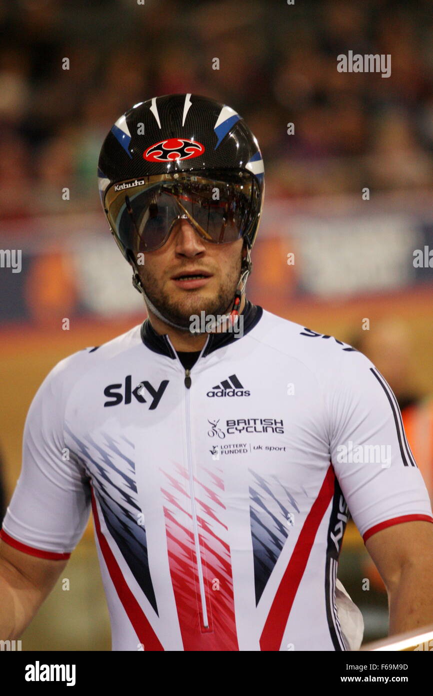 Callum Skinner revient après sa course de sprint de l'UCI, Lee Valley VeloPark, Londres, Royaume-Uni. 14 novembre 2015. Banque D'Images