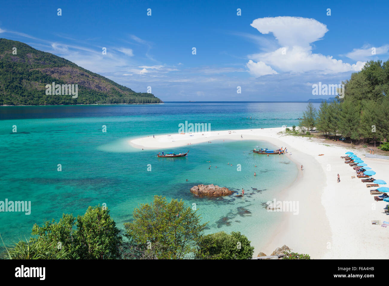 La célèbre bande de sable blanc, une partie de sunrise beach,sur Ko Lipe, Thaïlande Banque D'Images