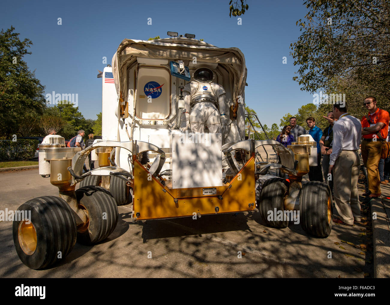 Lors du premier atelier site d'atterrissage/zone d'exploration à Houston, la NASA a discuté des sites d'atterrissage potentiels de mars pour l'exploration humaine. Les participants ont visité le Space exploration Vehicle (SEV) et ont examiné des lieux ayant une valeur scientifique élevée et des ressources pour une vie durable. Banque D'Images