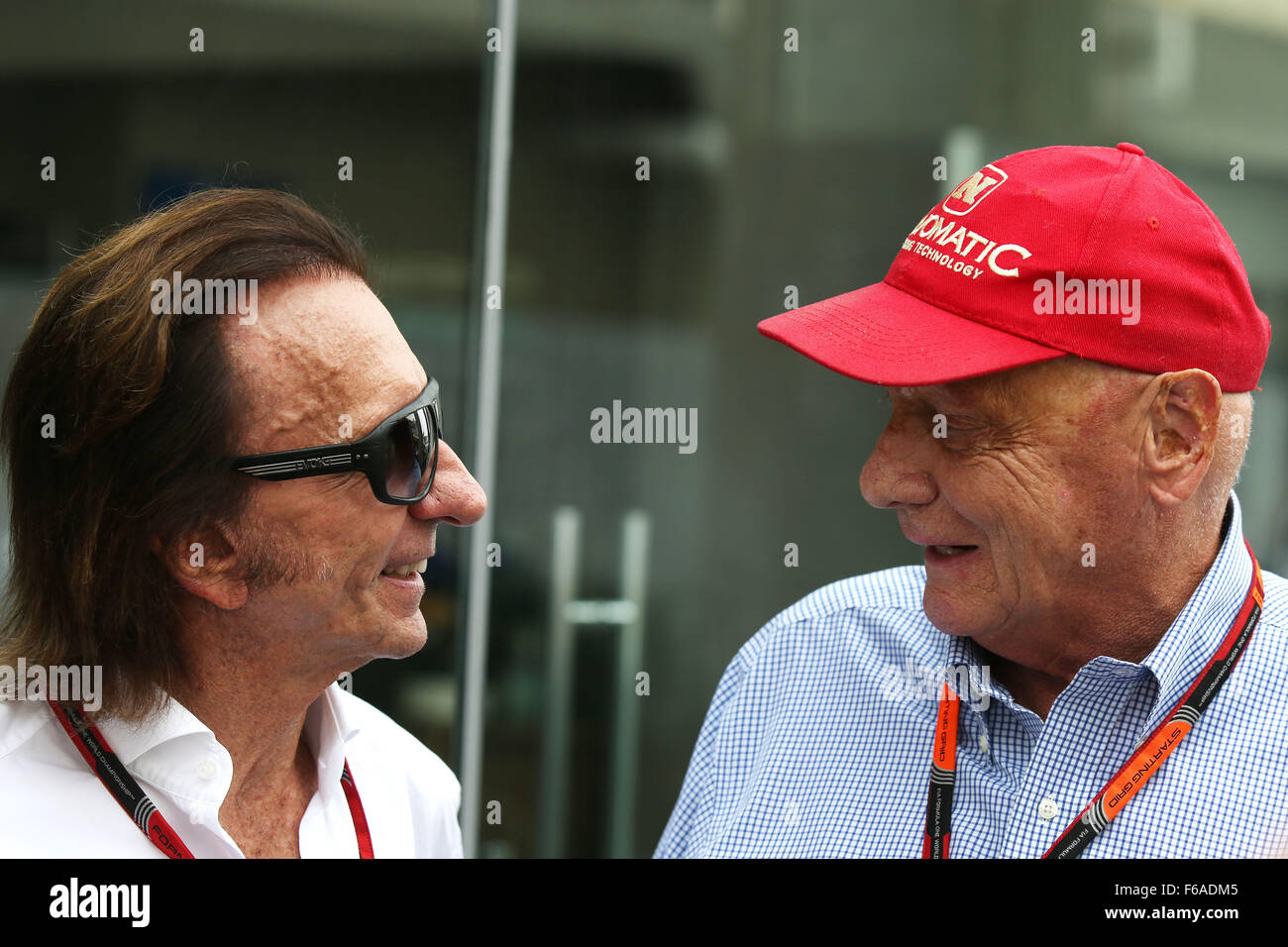 Interlagos, Brésil. 15 Nov, 2015. Sport Automobile : Championnat du Monde de Formule 1 de la FIA 2015, Grand Prix du Brésil, Niki Lauda (AUT, Mercedes AMG Petronas F1 Team), Emerson Fittipaldi (BRA) : dpa Crédit photo alliance/Alamy Live News Banque D'Images