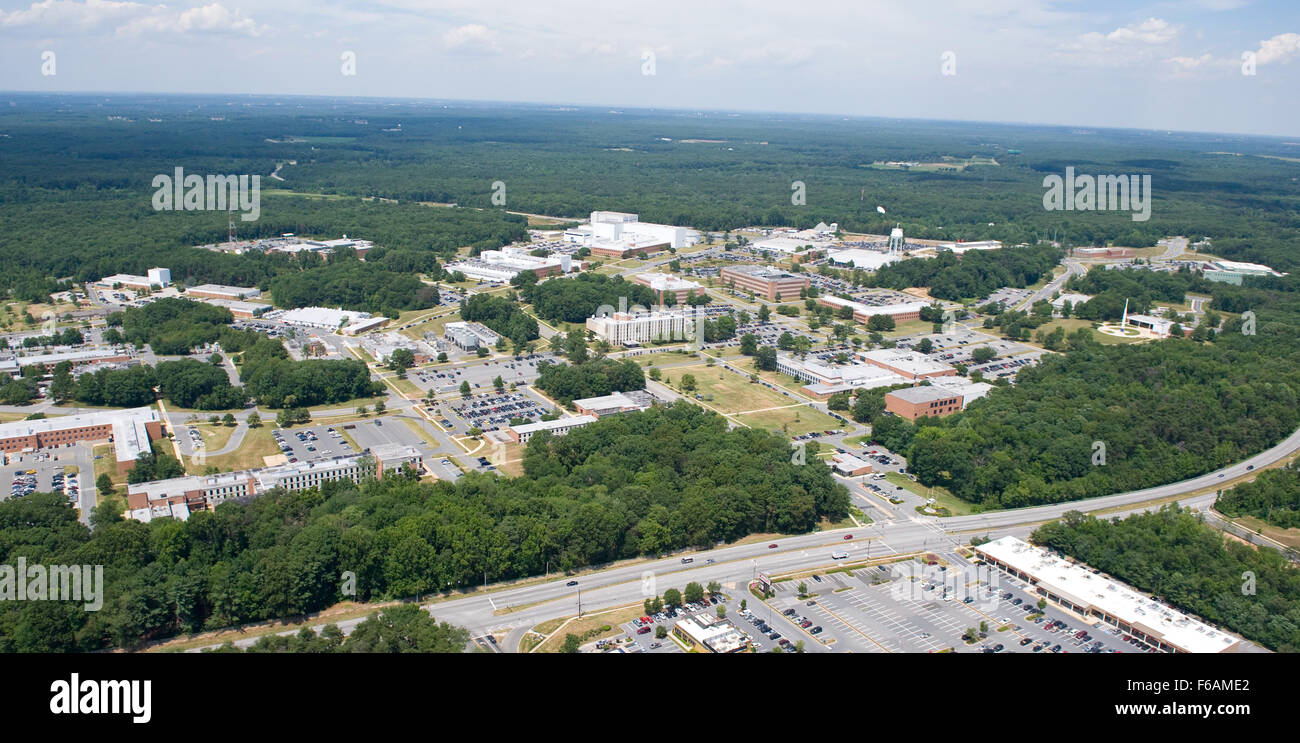 Une vue aérienne du Goddard Space Flight Center de la NASA, situé à Greenbelt, Maryland, montrant le vaste campus du centre et de nombreuses installations de recherche dédiées à l'exploration spatiale et aux missions satellitaires. Banque D'Images