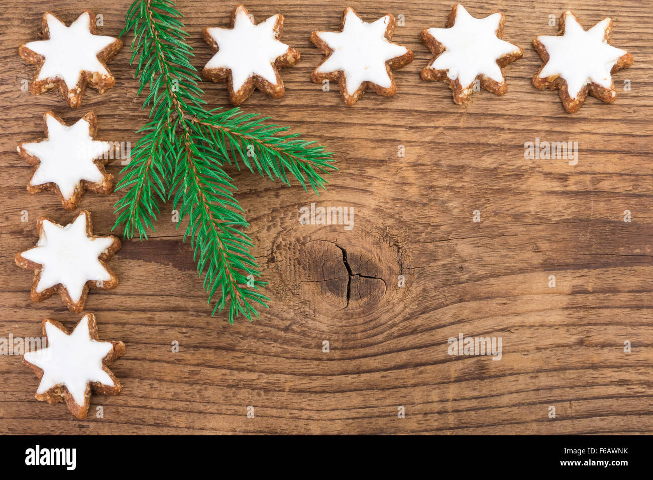 Biscuits de Noël sur fond de bois Banque D'Images