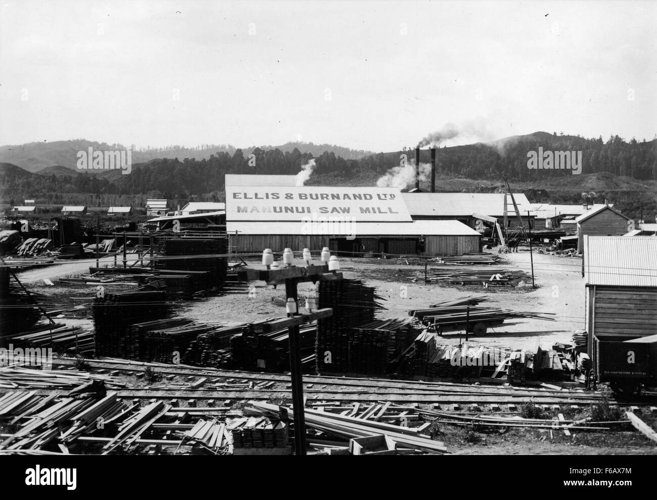 Ellis & Burnand et la scierie de cour à bois Manunui Banque D'Images