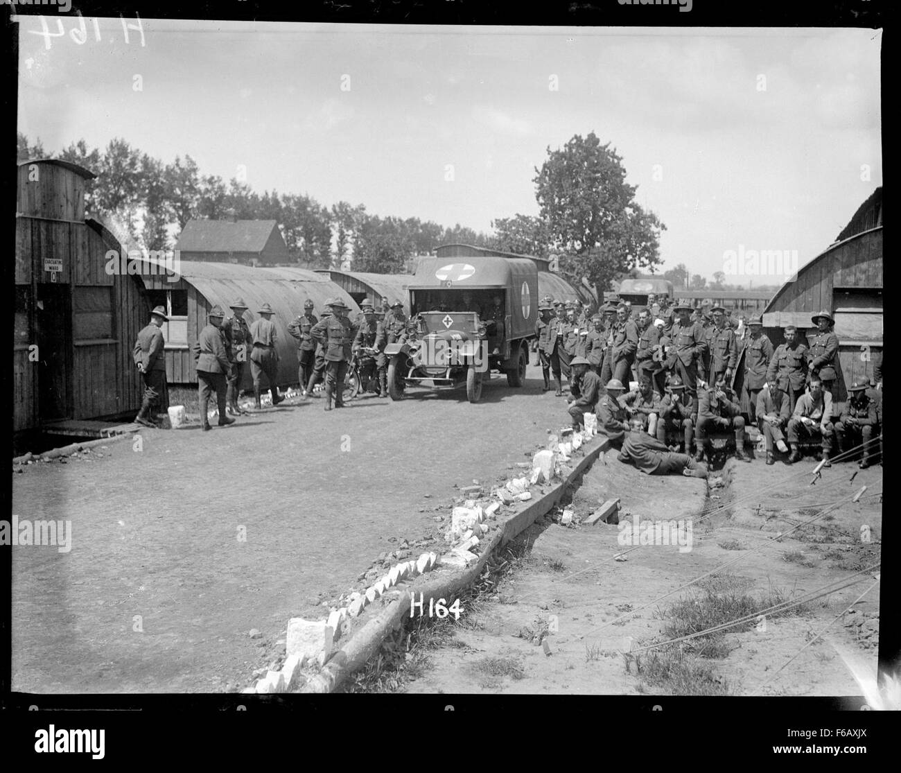 Une vue d'ensemble de l'ambulance de campagne néo-zélandaise pendant la première Guerre mondiale, montrant les opérations médicales et logistiques qui ont été cruciales pour soutenir les troupes sur les lignes de front. Banque D'Images