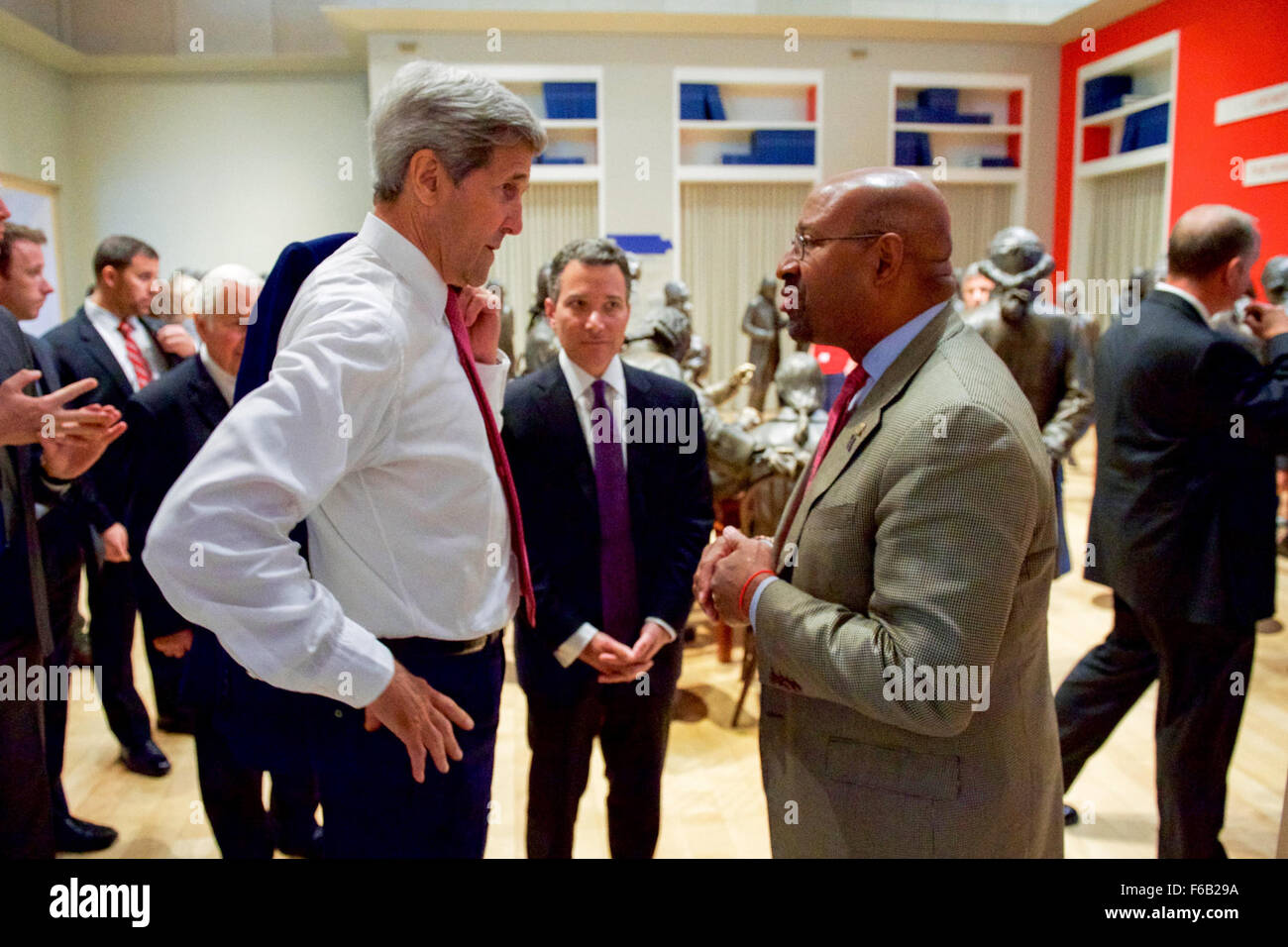 Kerry secrétaire parle avec le maire de Philadelphie après avoir parlé Nutter face au nucléaire iranien National Constitution Center Banque D'Images