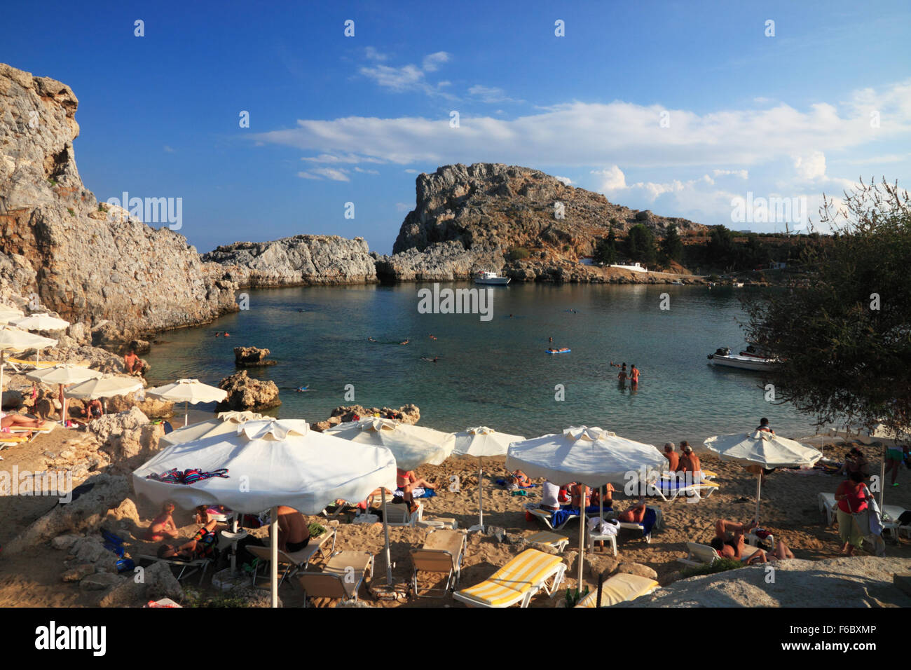 St Paul's Bay, Lindos, Rhodes. Banque D'Images