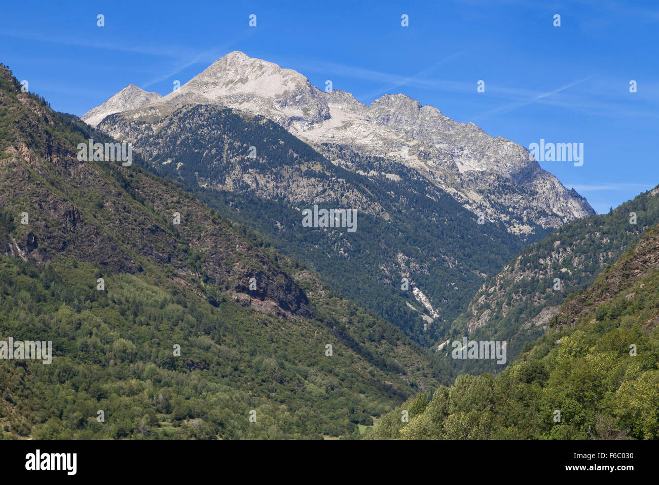 Pic de Comaloforno de Boi, dans les Pyrénées Catalanes. Banque D'Images