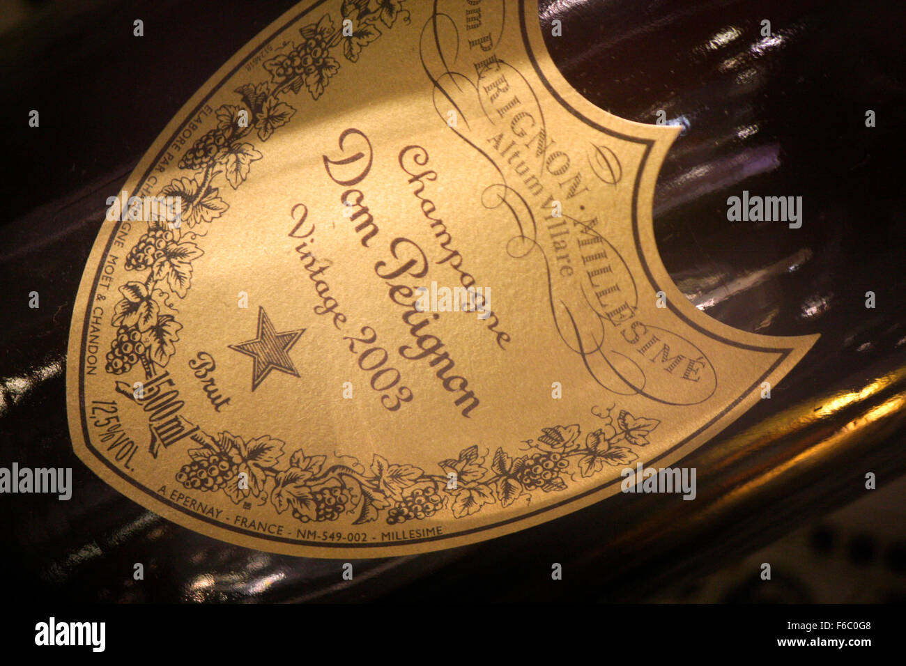 Markenname : 'Dom' Perignon Champagner, Berlin. Banque D'Images