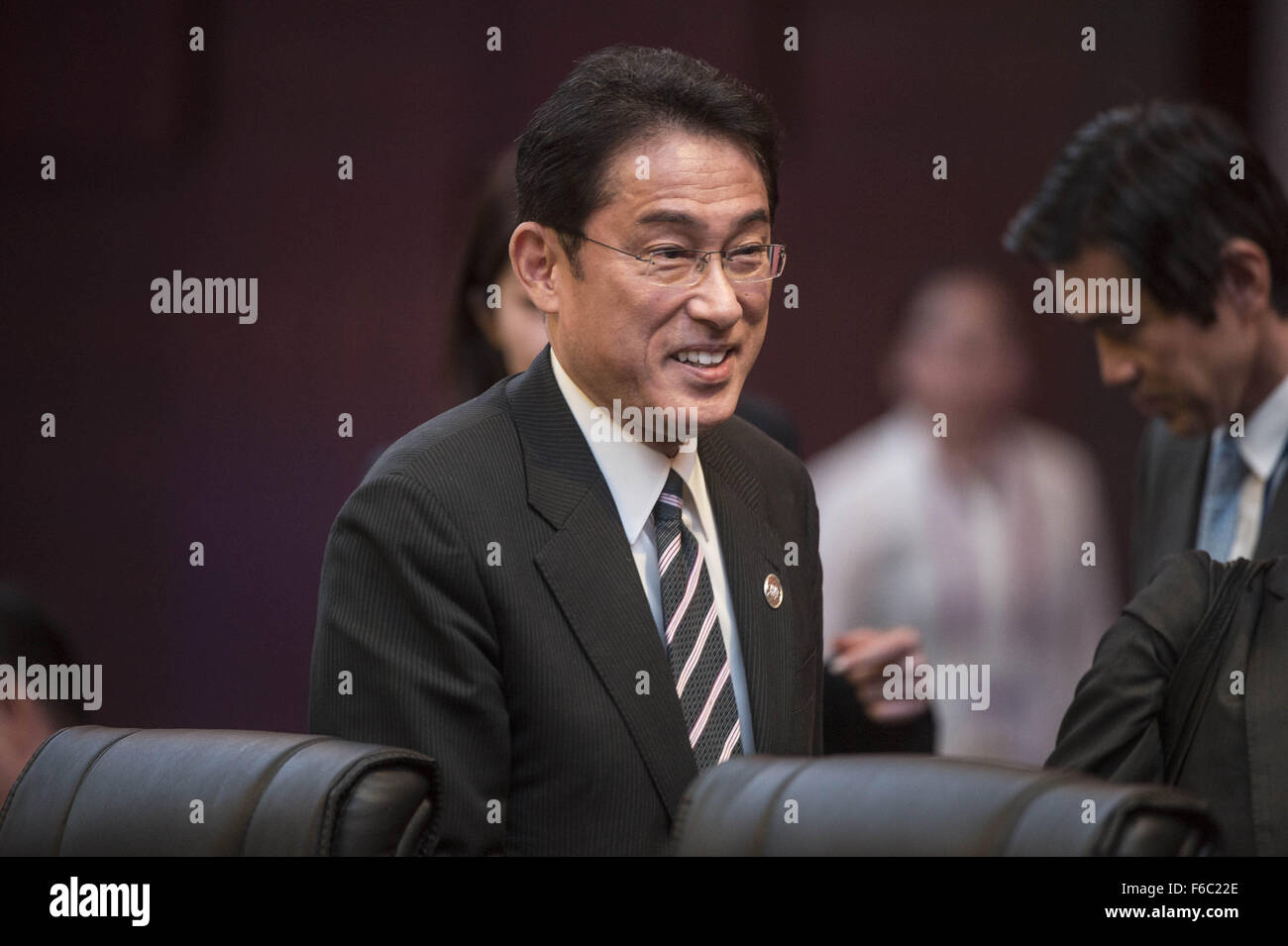 Manille, Philippines. 16 Nov, 2015. Le Ministre japonais des affaires étrangères Fumio Kishida assiste à la coopération économique Asie-Pacifique (APEC) Réunion ministérielle à Manille, Philippines, le 16 novembre, 2015. Les ministres de l'attache de l'importance de l'APEC à la croissance inclusive et a souligné le rôle du secteur des services en tant que moteur de la croissance économique dans la région. Credit : Lui Siu Wai/Xinhua/Alamy Live News Banque D'Images