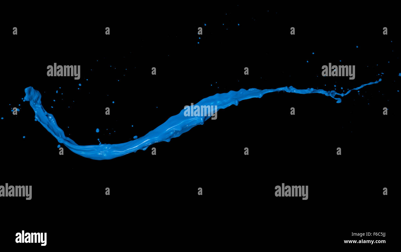 Splash de peinture bleue sur fond noir Banque D'Images