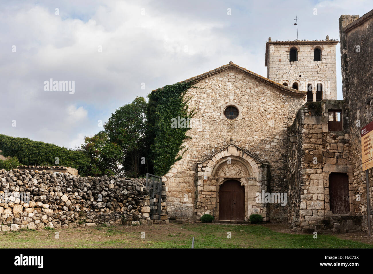 Sant Sebastià dels Gorgs, Avinyonet del Penedes. Bénédictine. Banque D'Images