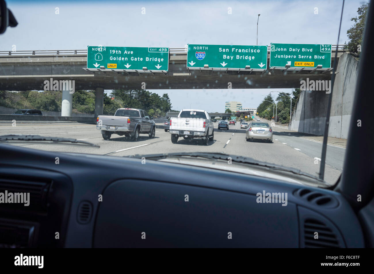 La conduite sur autoroute, San Francisco, California, USA Banque D'Images