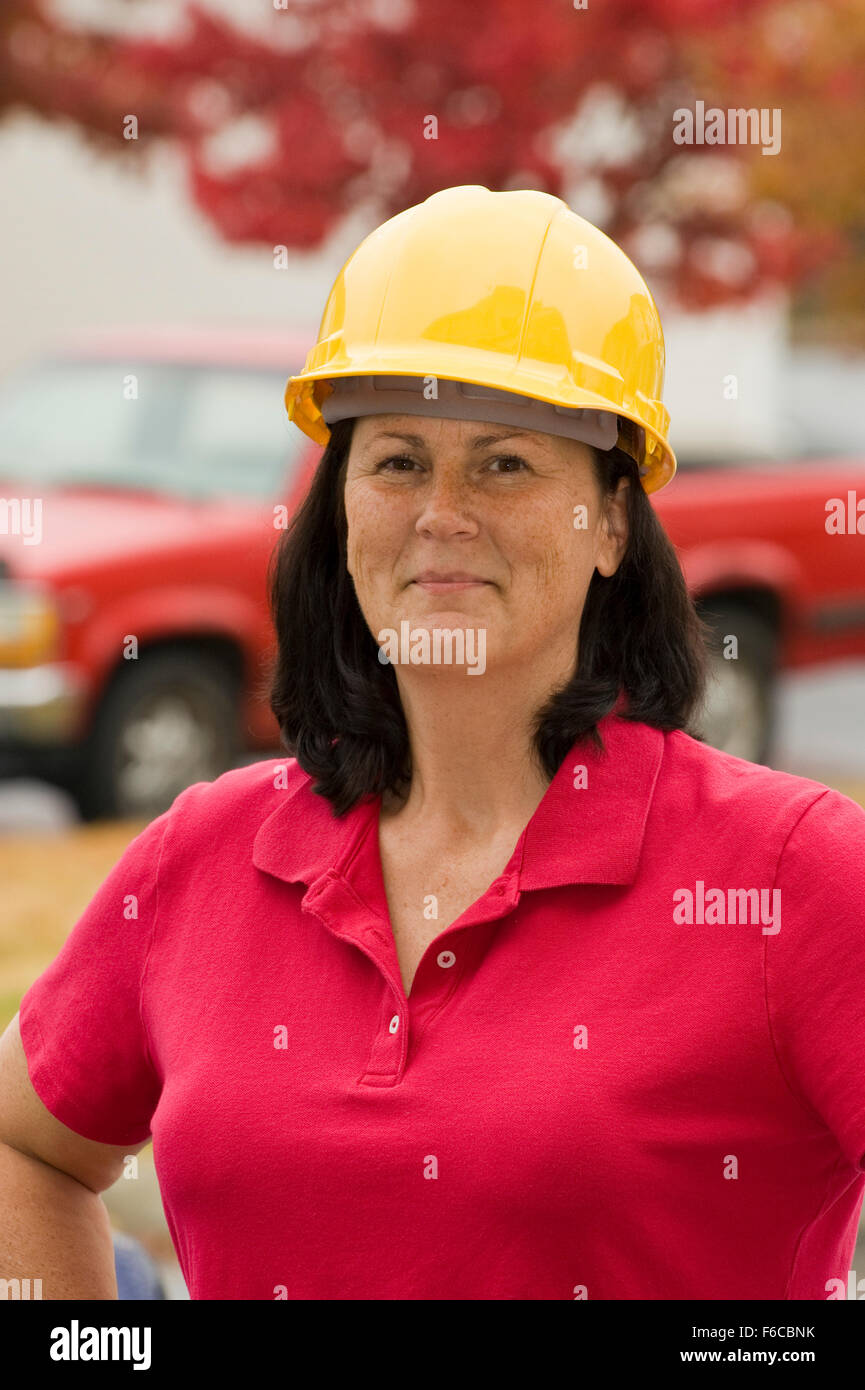A Smiling Female Construction Worker Banque D'Images