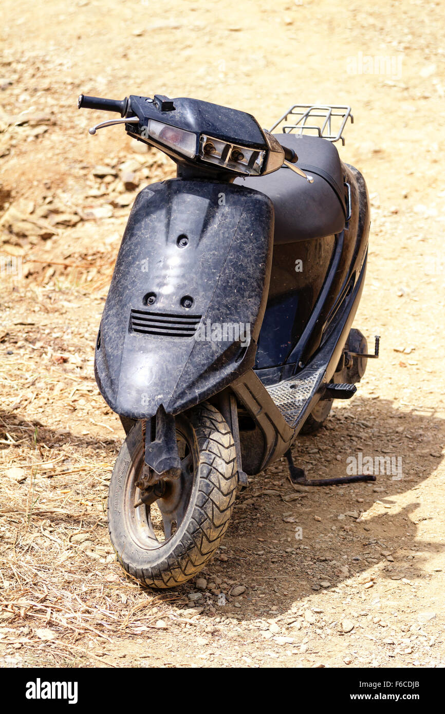 Vieux scooter noir close-up Banque D'Images