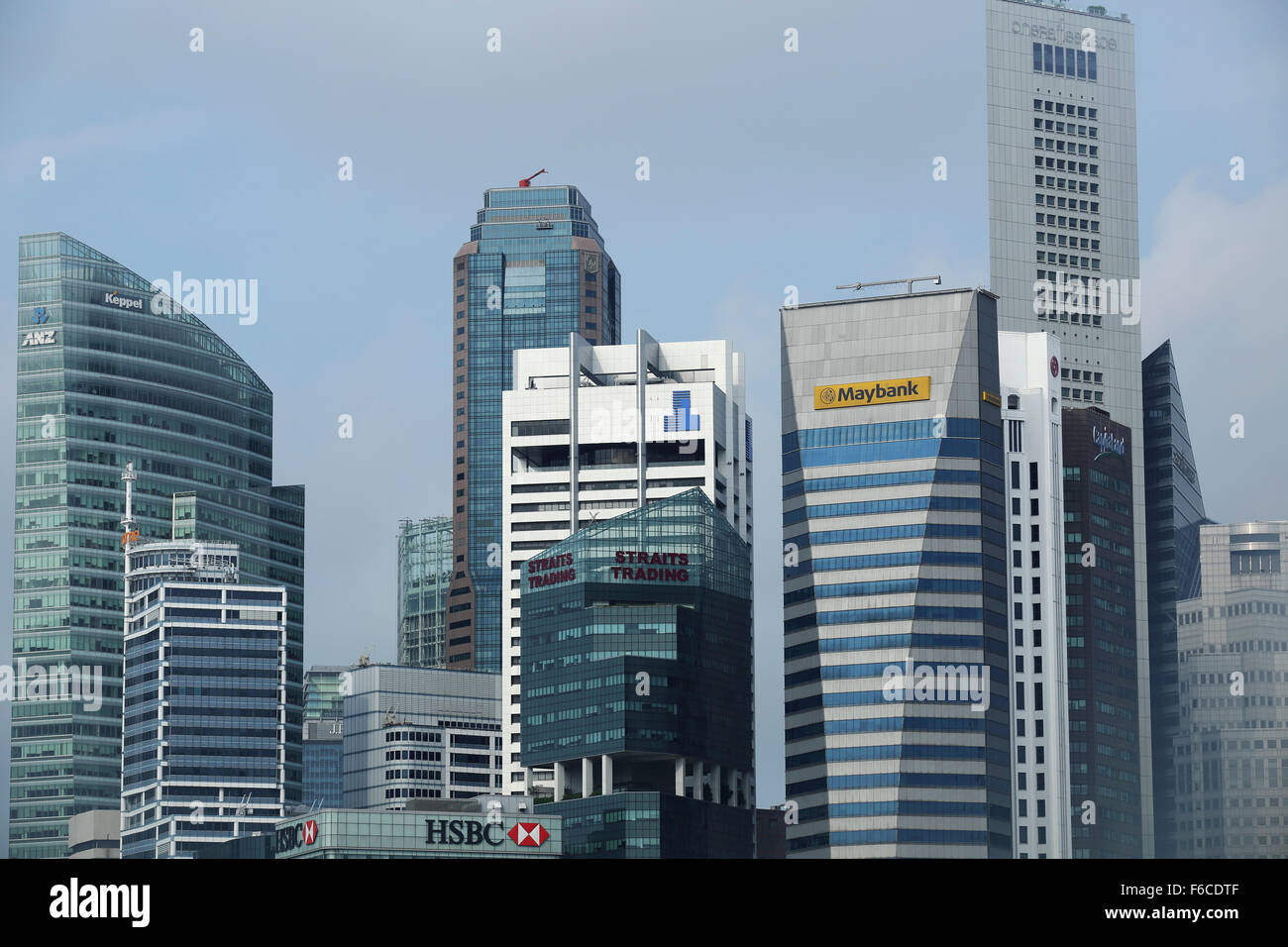 Gratte-ciel dans le Central Business District (CBD) à Singapour. Les gratte-ciel chambre les banques et institutions financières. Banque D'Images