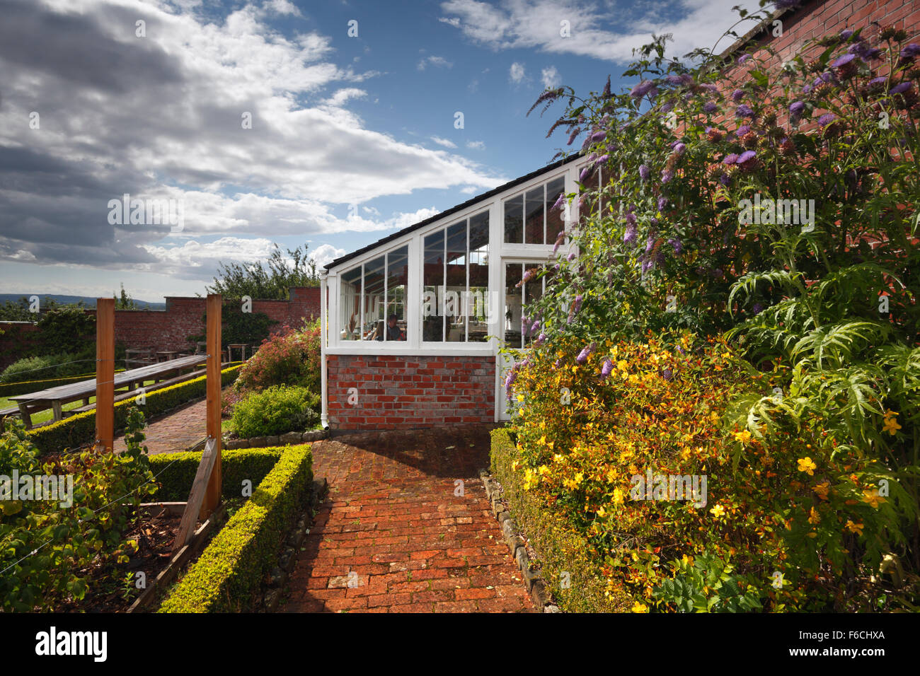 Le restaurant Ethicurean. Situé dans un jardin clos de bois d'orge. Wrington. Le Somerset. UK. Banque D'Images